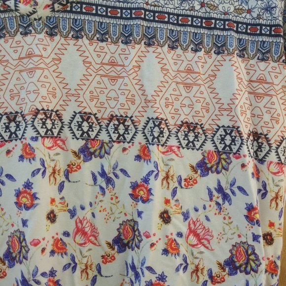 CLEARANCE XS Dex Floral Tee - Picture 3 of 4